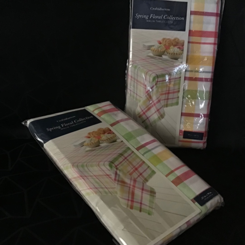 Croft & Barrow Spring Floral Collection Malia Tablecloth - 60 x 102 inches - Picture 2 of 5
